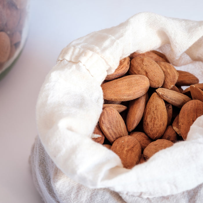 Nutritional Benefits of Almond Oil for the Skin - Melisse & Co. Beauty